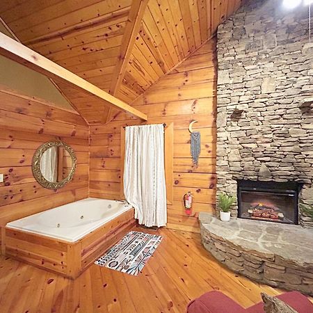 Honeymoon Hideaway Villa Gatlinburg Eksteriør bilde