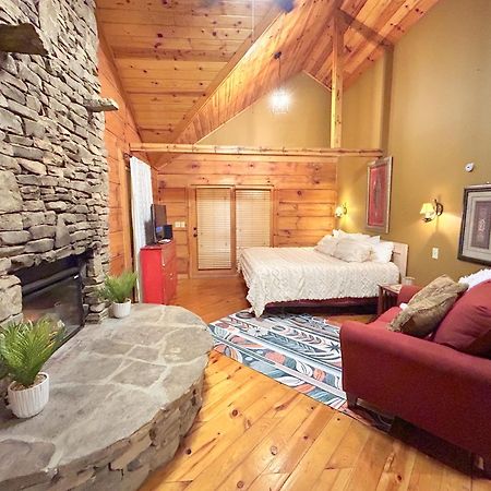 Honeymoon Hideaway Villa Gatlinburg Eksteriør bilde