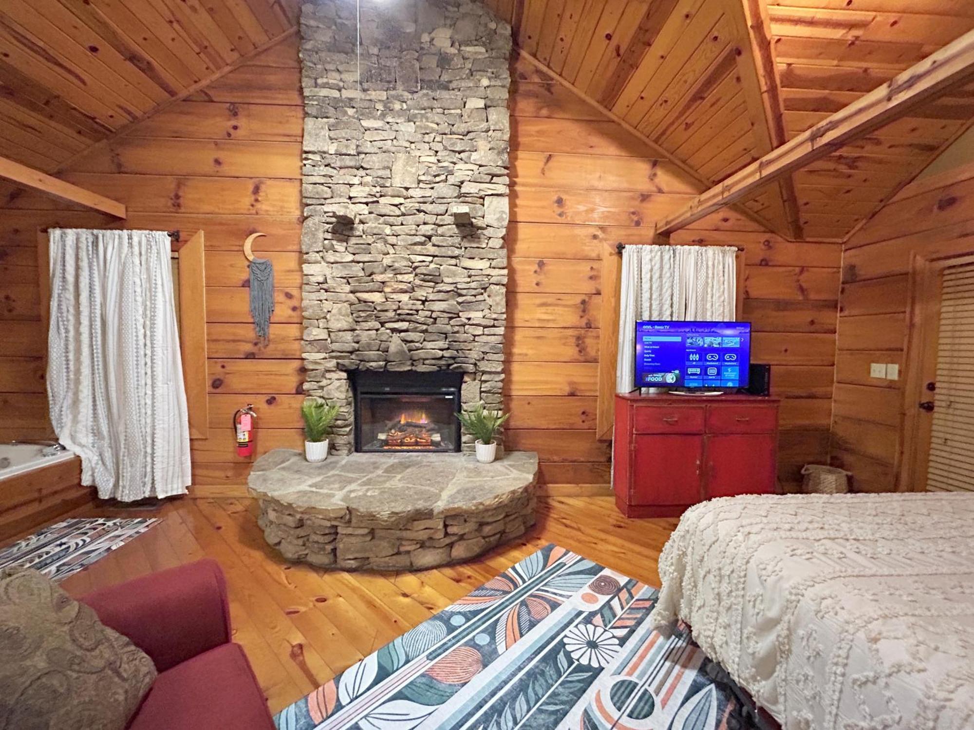 Honeymoon Hideaway Villa Gatlinburg Eksteriør bilde